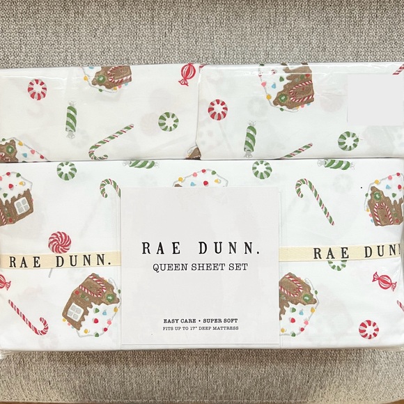 Rae Dunn Christmas Gingerbread Queen Sheet Set - Picture 2 of 5